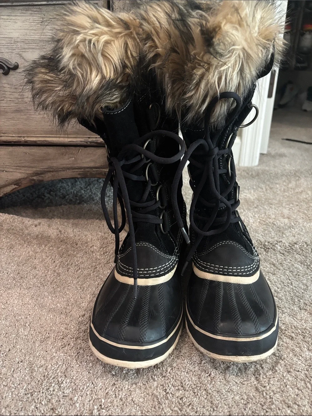 Sorel Women's Black and Tan Faux-Fur Lace-Up Winter Boots